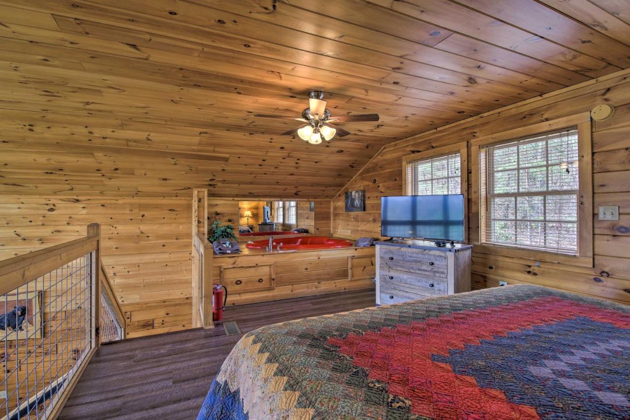 Gatlinburg Cabin With Pool Table And Hot Tub! Extérieur photo