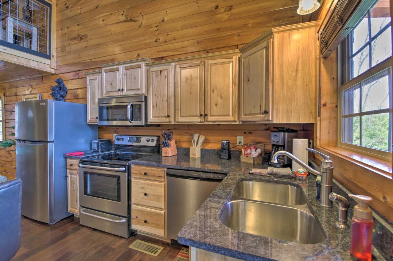 Gatlinburg Cabin With Pool Table And Hot Tub! Extérieur photo